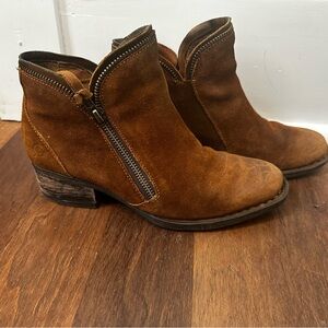 Born Women’s Montoro Distressed Brown Suede Ankle Boot Size 7.5M